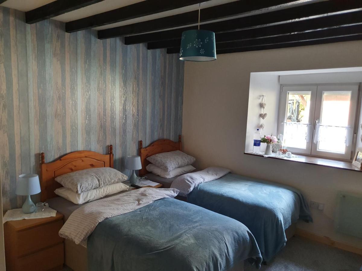 Double or Twin Room with Private Bathroom